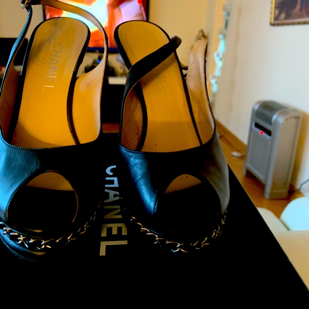 Sandals use Chanel size 37.5